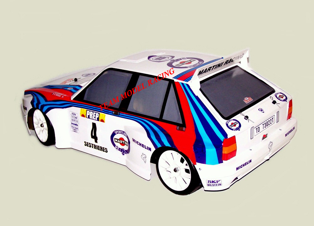 LANCIA DELTA MARTINI IN KIT DI MONTAGGIO COMPLETA DI CARROZZERIA E DEGLAS IN